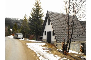 Srbija Chata Treska, Eksterier